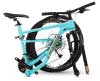 Bicicleta de montaña completamente desplegada, lista para aventuras al aire libre