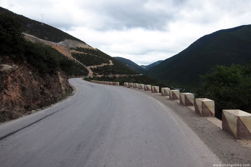 changebike adventure bike tours 雲南 奔子欗 月亮灣 西尼 香格里拉 自行車之旅