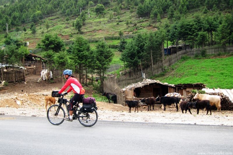 changebike adventure bike tours 雲南 奔子欗 月亮灣 西尼 香格里拉 自行車之旅