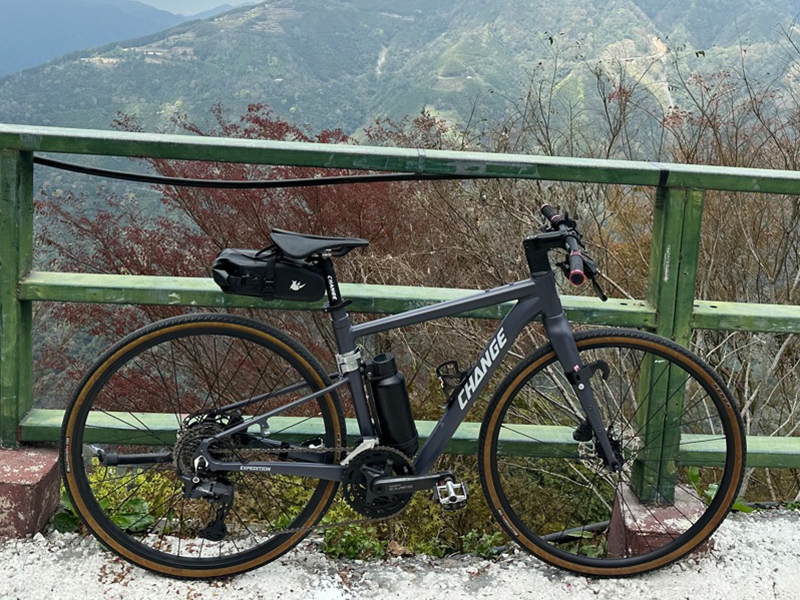 100G eBike キットを追加装着した Change グラベル折りたたみ自転車